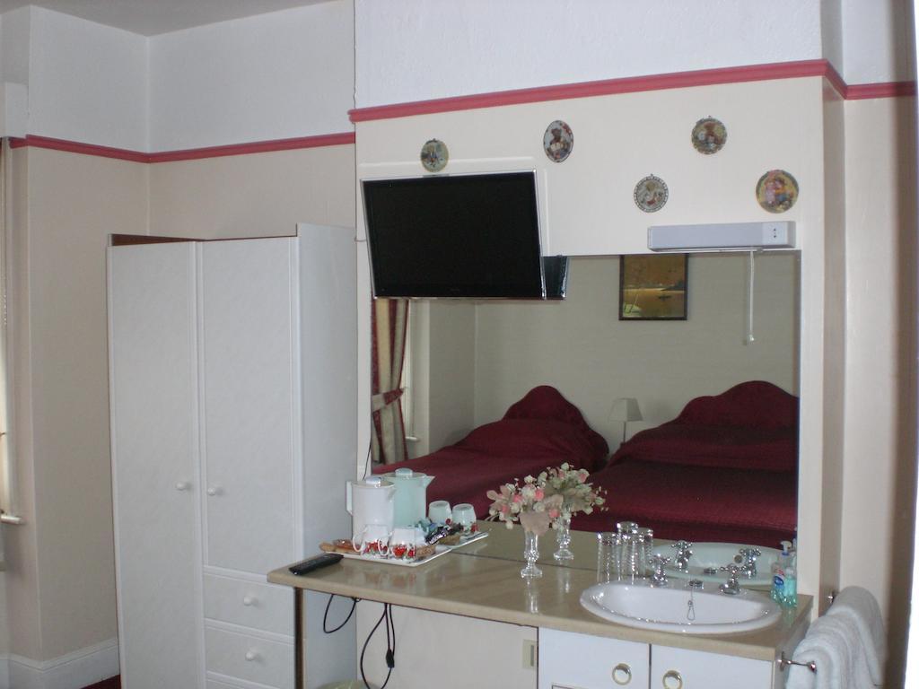 Melville Lodge Gatwick Хорли Номер фото